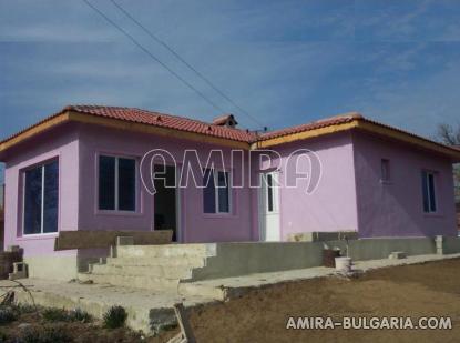 Renovated house 30 km from the beach front