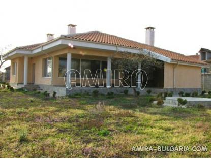 New house in Bulgaria 2 km from the beach front
