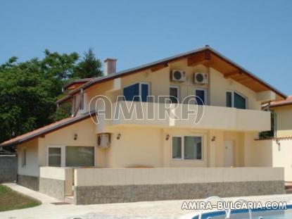 Furnished house 400 m from the beach