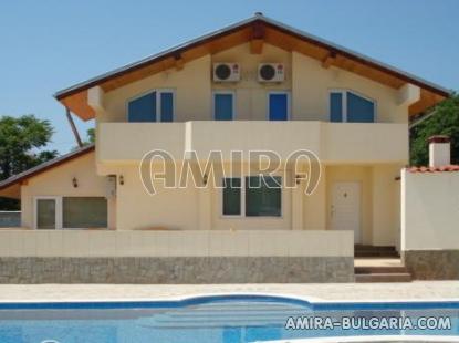Furnished house 400 m from the beach front