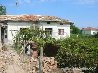 Renovated house near Dobrich front 2