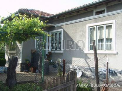 House in Bulgaria next to Dobrich 5