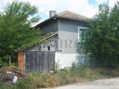 House in Bulgaria 60 km from the beach front 3