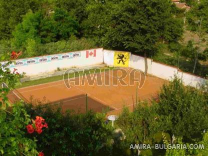 Furnished semi-detached bulgarian house 4 km from the beach tennis court