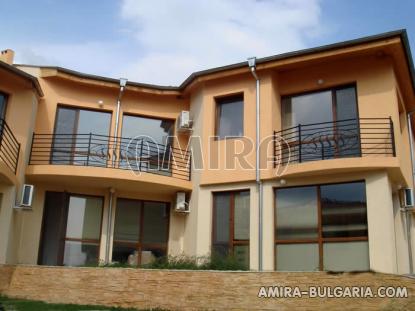 Furnished semi-detached bulgarian house 4 km from the beach front