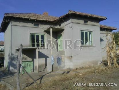 Cheap Bulgarian house 55 km from the beach front