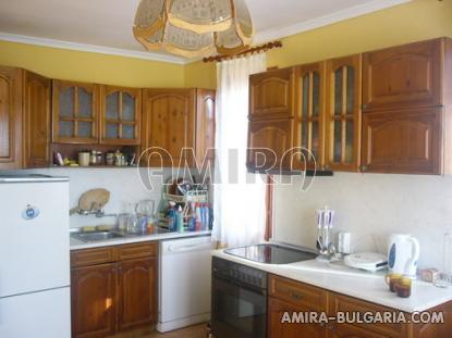 House in Varna 1,5 km from the beach kitchen 2