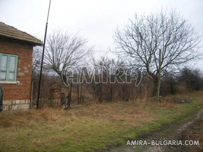 House in Bulgaria 60 km from the beach road access