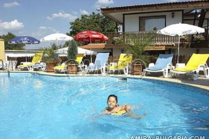 Family hotel in Kranevo pool
