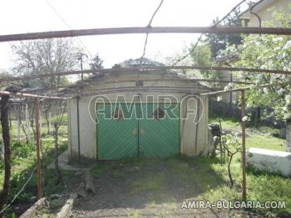 Bulgarian home 36km from the beach garage