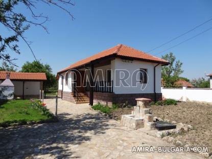 House with garage 48 km from the beach front 3