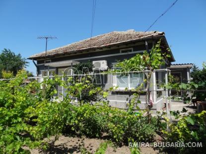 House in Bulgaria 34km from the beach front