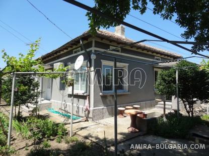 House in Bulgaria 34km from the beach side