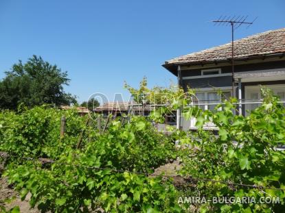 House in Bulgaria 34km from the beach vineyards