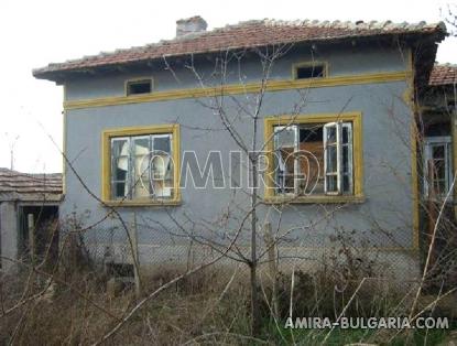 Old house 33km from the beach