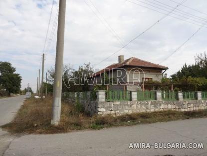 House with garage in Bulgaria 5