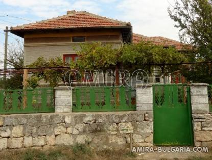 House with garage in Bulgaria 1