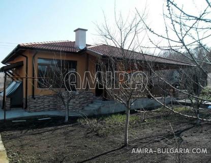 Furnished bulgarian home near a dam 3