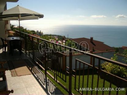 House with sea view in Balchik 3