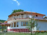 Furnished villa with pool near Albena front 1
