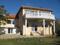 Furnished house 700m from the beach
