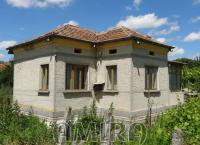 Bulgarian country house near a lake