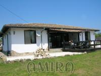 Furnished house 14 km from the beach