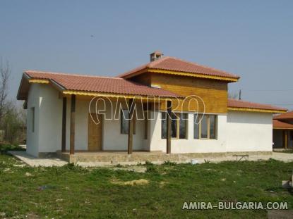 New 3 bedroom house 26 km from Balchik front 1