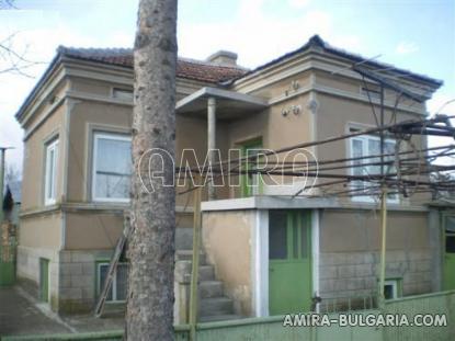 House in Bulgaria 45 km from the beach front