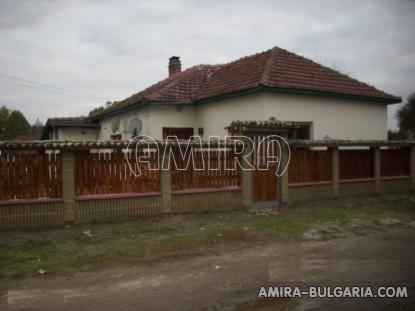 Renovated house 22 km from the beach fence