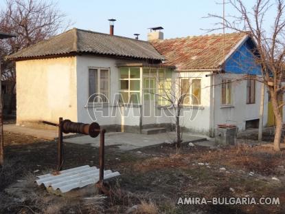 House near a lake 3km from Dobrich front