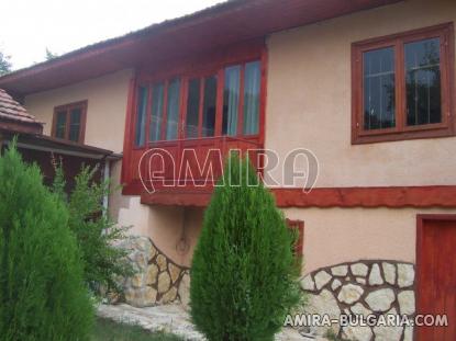 Renovated house 39 km from the beach side