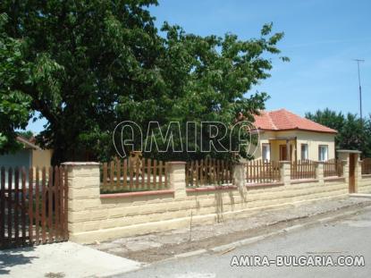 Furnished house in Bulgaria 26 km from the beach fence 2