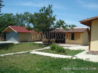 Furnished house in Bulgaria 26 km from the beach garden