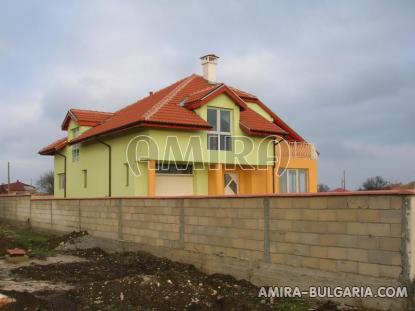 New 3 bedroom house 300 m from the seaside fence