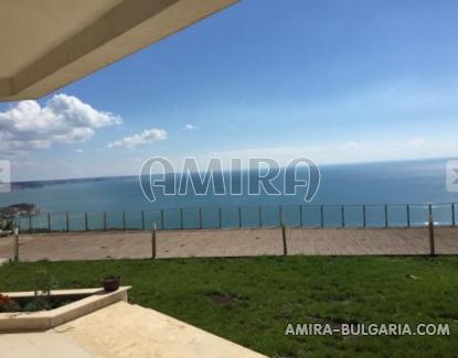 Furnished house 14 km from the beach front