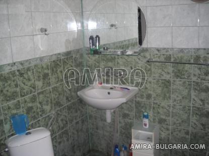 House with pool 55 km from the beach in Bulgaria bathroom