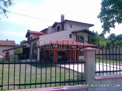 Spacious sea view house in Bulgaria 7 km from the beach front 4