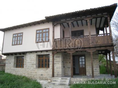 Аuthentic Bulgarian style house 5 km from the beach front 2