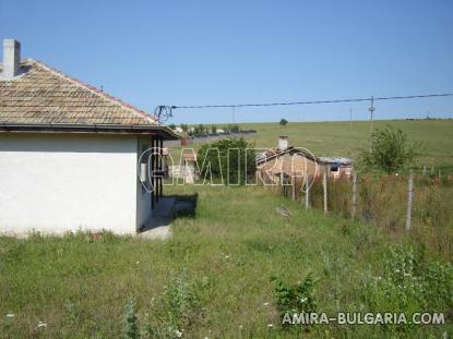 Renovated house 6 km from Dobrich side 2