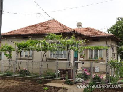 Тown house with garage in Bulgaria side 2