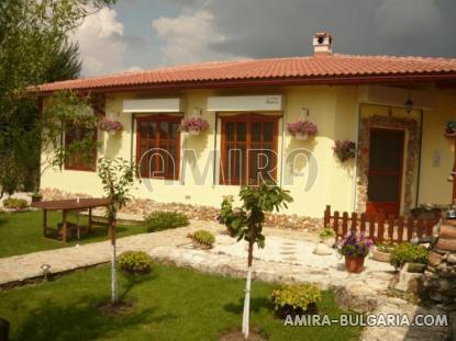 Furnished house with pool in Bulgaria