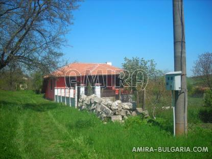 Bulgarian house near a lake and a river front 3