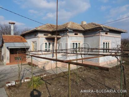 House in Bulgaria next to Dobrich 