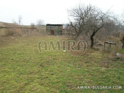 House in Bulgaria 40 km from the seaside garden