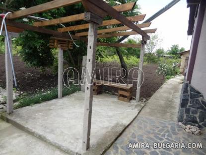 House in Bulgaria 30 km from the beach garden