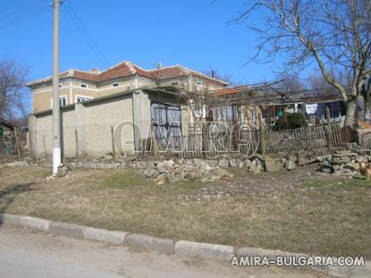 House 11 km from Dobrich Bulgaria front 4